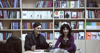 Una scrittrice di gialli Una scrittrice di gialli