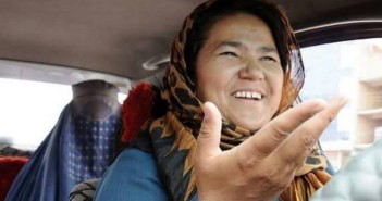 Un’afghana al volante sara- bahai-taxista-afghana