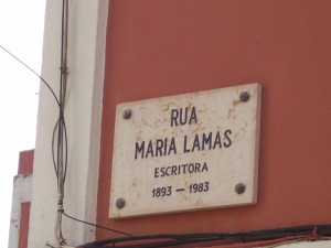 Lisbona.3.rua-maria-lamas-placa.Debora-Ricci.jpg