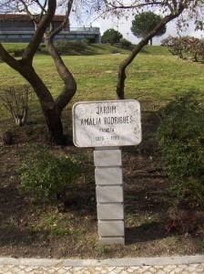 Lisbona.5.jardim-amalia-placa.Debora Ricci