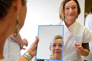 Bari - Ospedale Santa Maria clinica presentazione progetto La Forza e il Sorriso ONLUS pazienti malati di tumore con il vice presidente Giuseppe Speziale Foto Arcieri