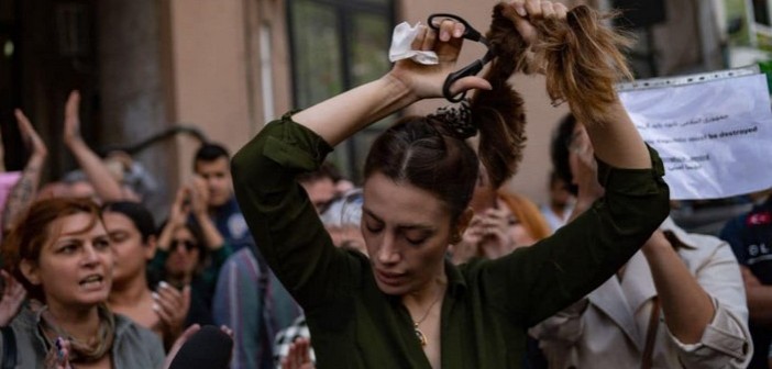 donne iraniane in piazza